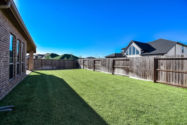 Building Photo - 31438 Vineyard Creek Dr