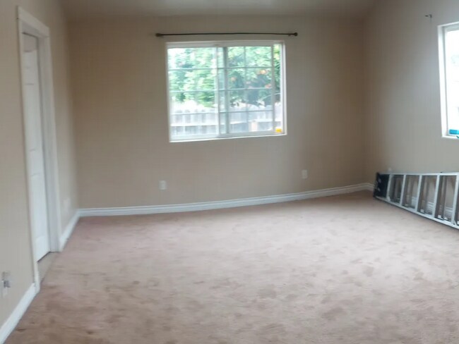 Building Photo - 6603 Crossway Dr