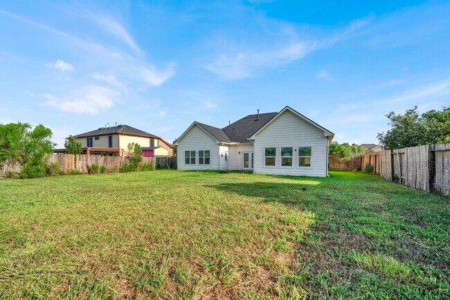 Building Photo - 5395 Kyla Cir
