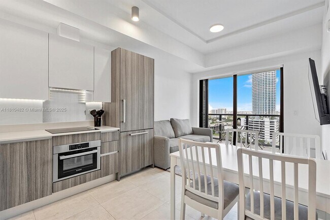 Primary Photo - 239 SW 9th St