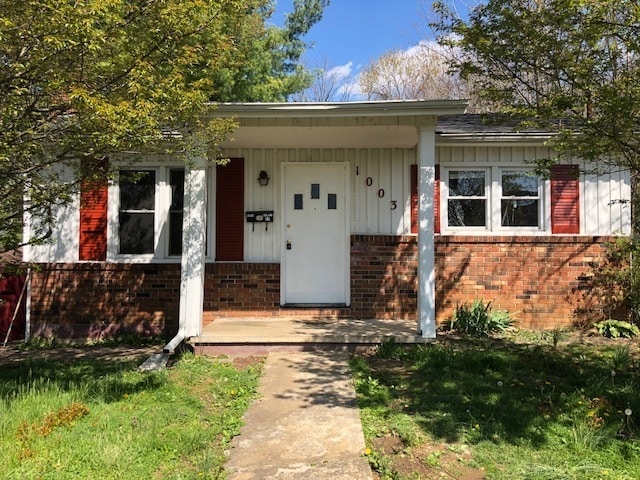 Primary Photo - 3 Bedroom Brick House for Rent
