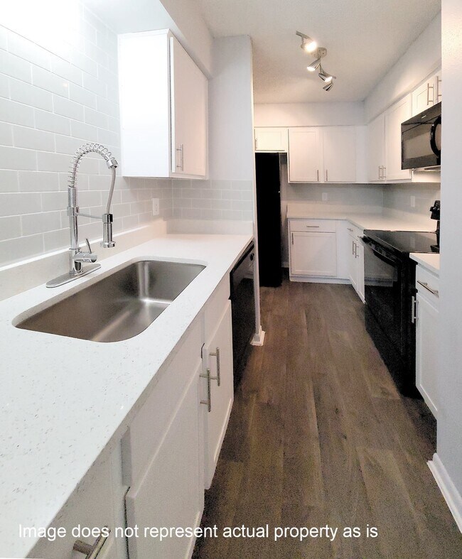 Building Photo - 2202 Place Rebecca Ln