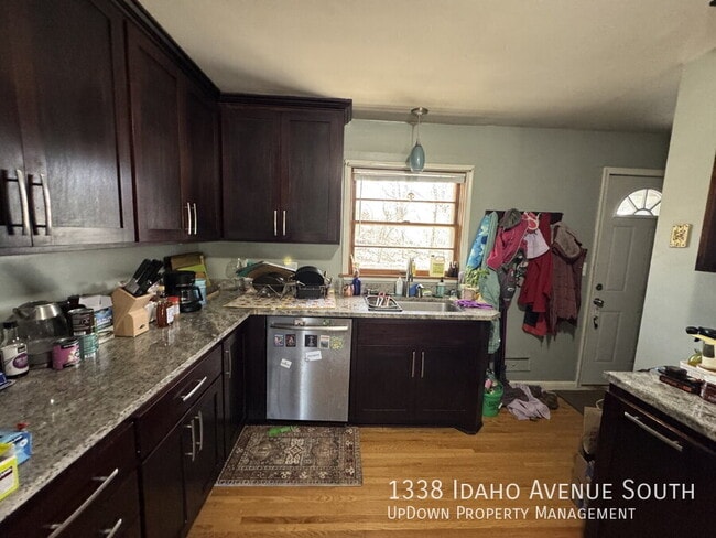 Building Photo - 1338 Idaho Ave S