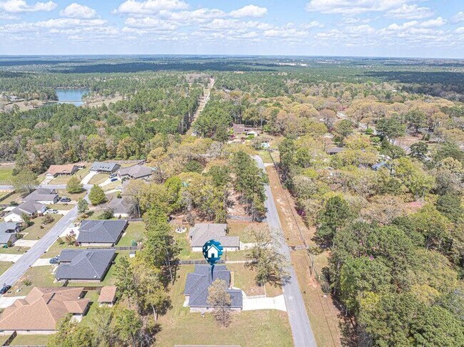 Building Photo - 6030 W Dogwood Dr