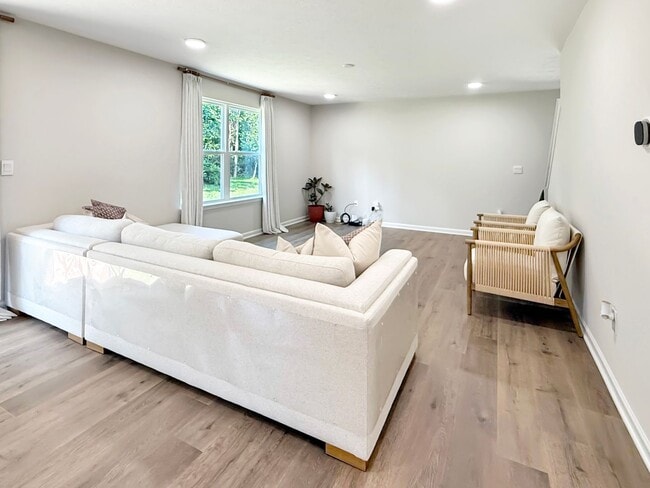 Building Photo - Newer Construction 4 bedroom available for...