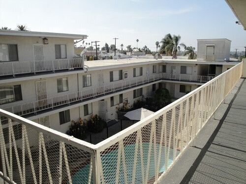 Building Photo - 4015 W Adams Blvd