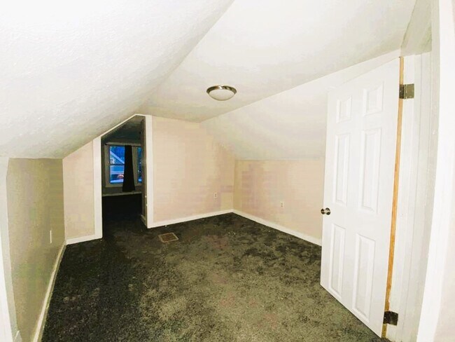 Building Photo - 12502 Forest Ave