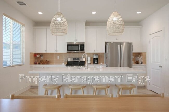 Building Photo - 30463 Ridgely Way