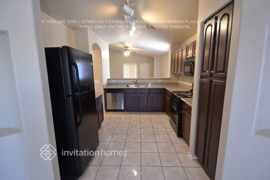Building Photo - 2046 N 90th Ln