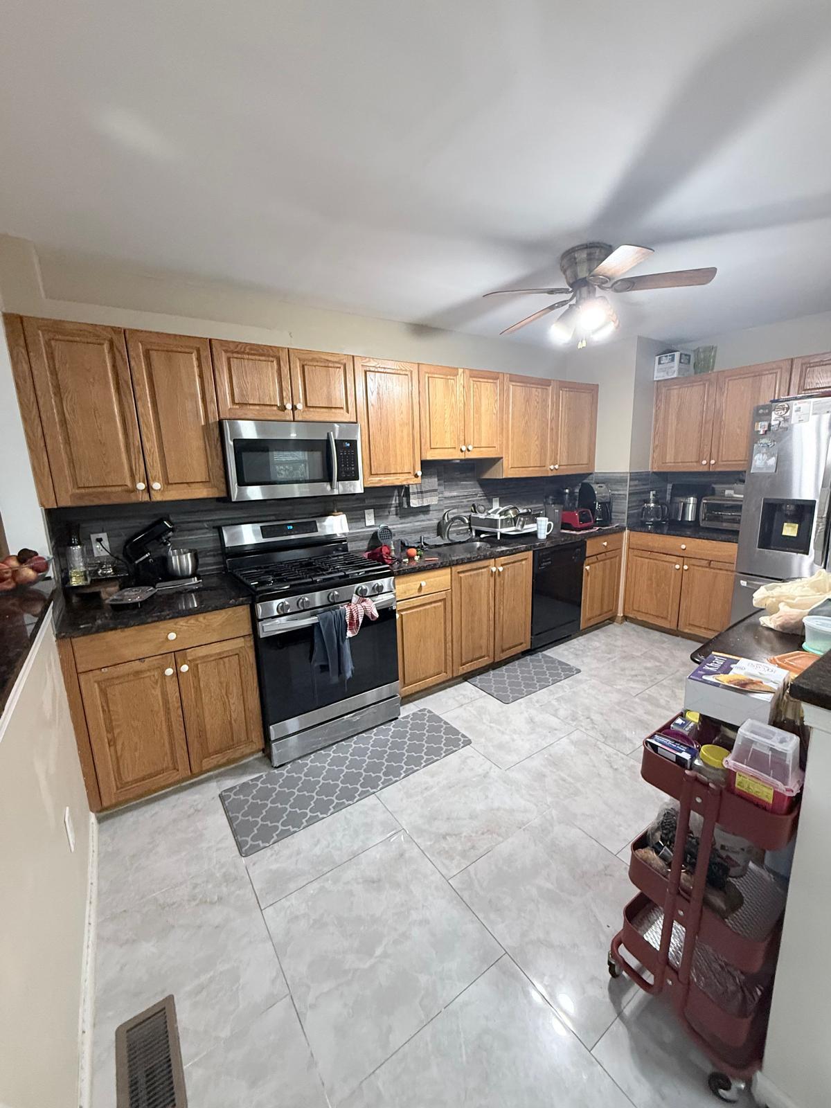 Building Photo - 427 Lackland Ave