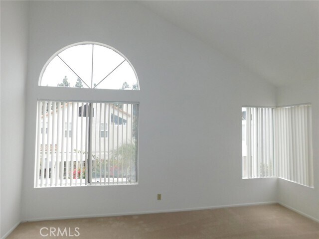 Building Photo - 9 Corriente