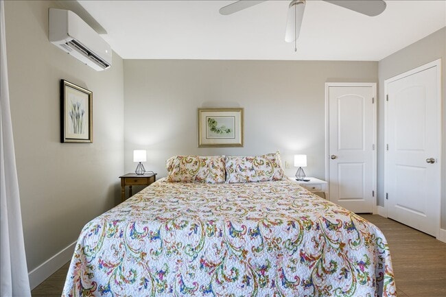 Building Photo - 415 Staniel Cay Dr