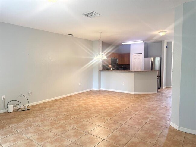 Building Photo - 5132 SE Mariner Garden Cir