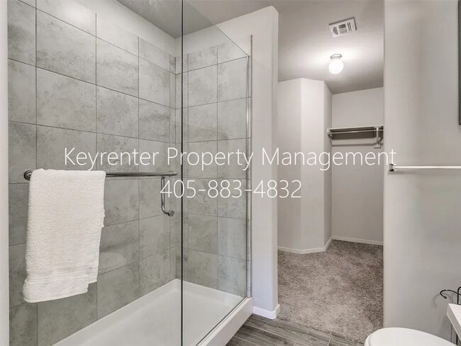 Building Photo - 1636 Eighty-Niner Ter