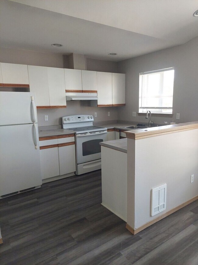 Building Photo - 1703 Texas St