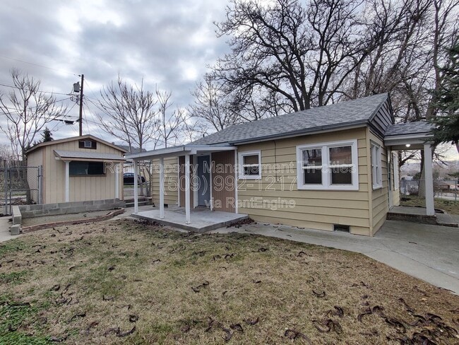 Building Photo - 729 S Fir St