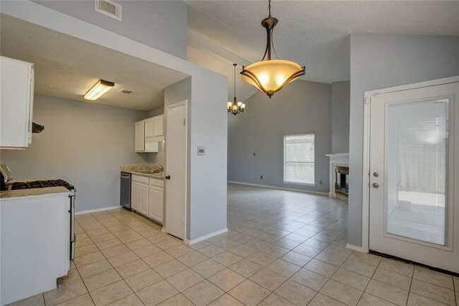 Building Photo - 4718 Brooklawn Dr