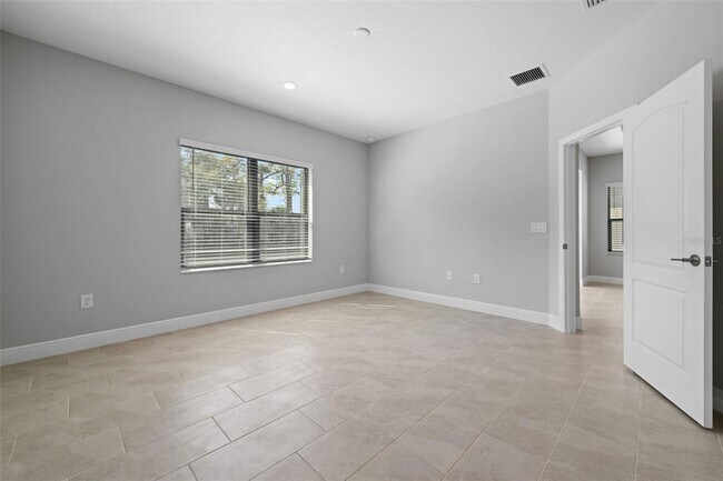 Building Photo - 4338 Tamarind Pl