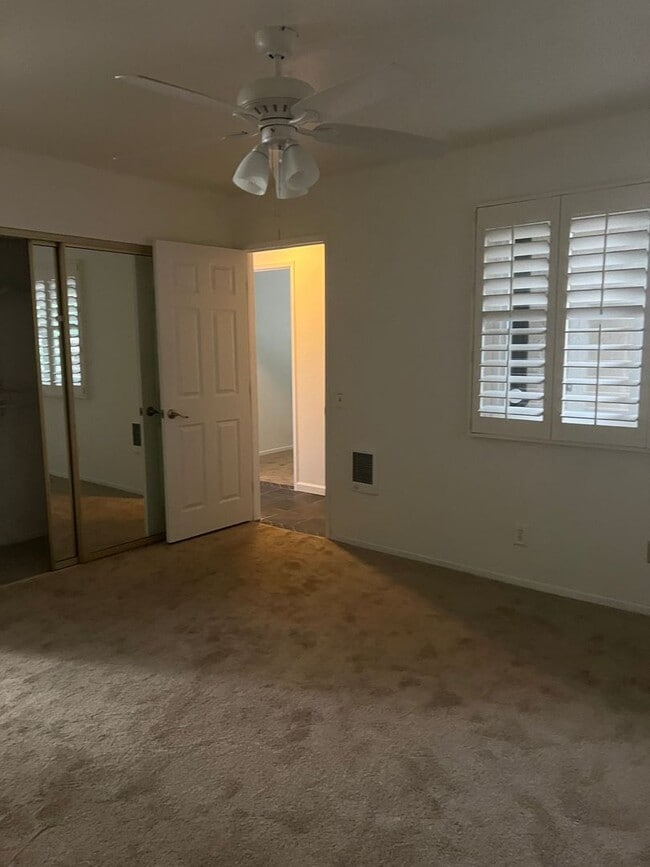 Building Photo - 55+ Home in Oceana Mission 1, Private End Unit!