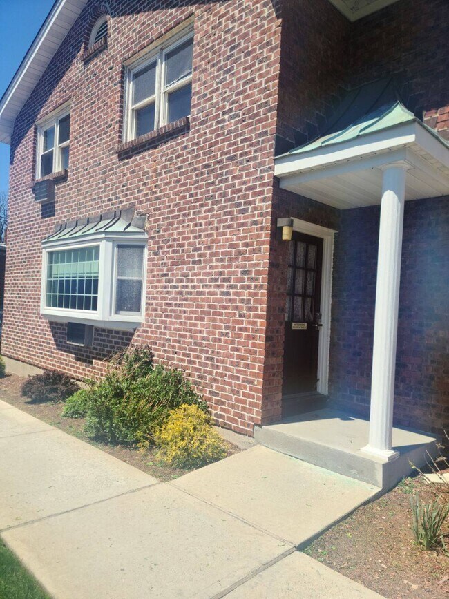 22 Normandy Village 22 Normandy Village Nanuet NY 10954 Apartment