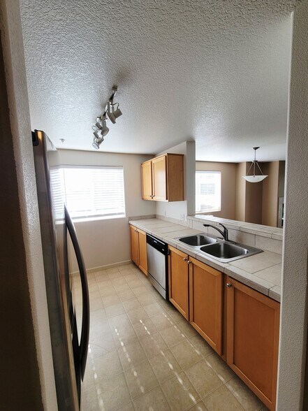 Building Photo - 780 NW 185th Ave