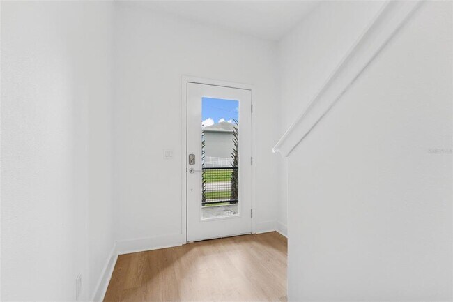 Building Photo - 4810 W McElroy Ave