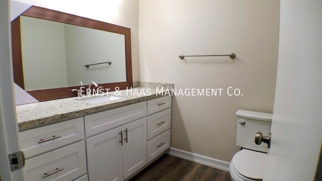 Building Photo - 3707 Country Club Dr
