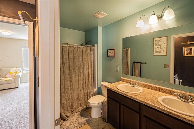 Building Photo - 305 Thimbleberry Dr