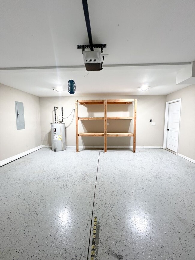 Building Photo - Move-In Specials Available! Must See-Stunning 5-Bedroom Home in 37043!!