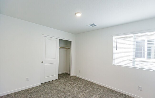 Building Photo - Brand New 4-bedroom Home