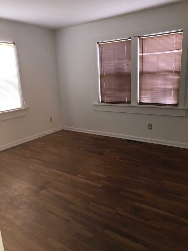 Building Photo - 16 Eden Pl