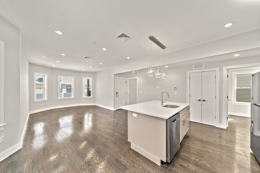 Building Photo - 9 Lithgow St