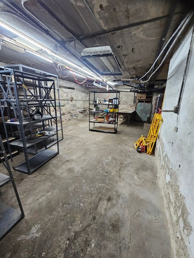 Building Photo - 5000 N 20th St