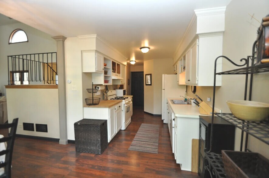 Building Photo - 17573 Pheasant Dr