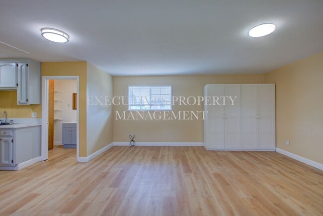 Building Photo - 3612 Hatch Rd