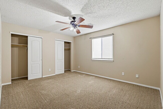Building Photo - 732 Desert Sage Dr