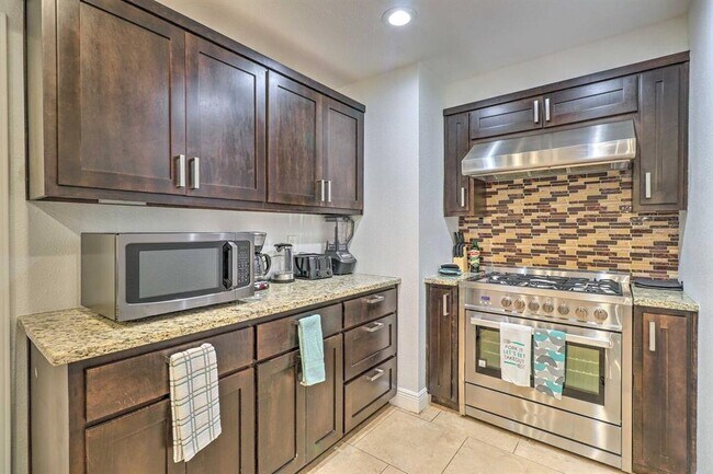 Building Photo - 411 Ramble Ln