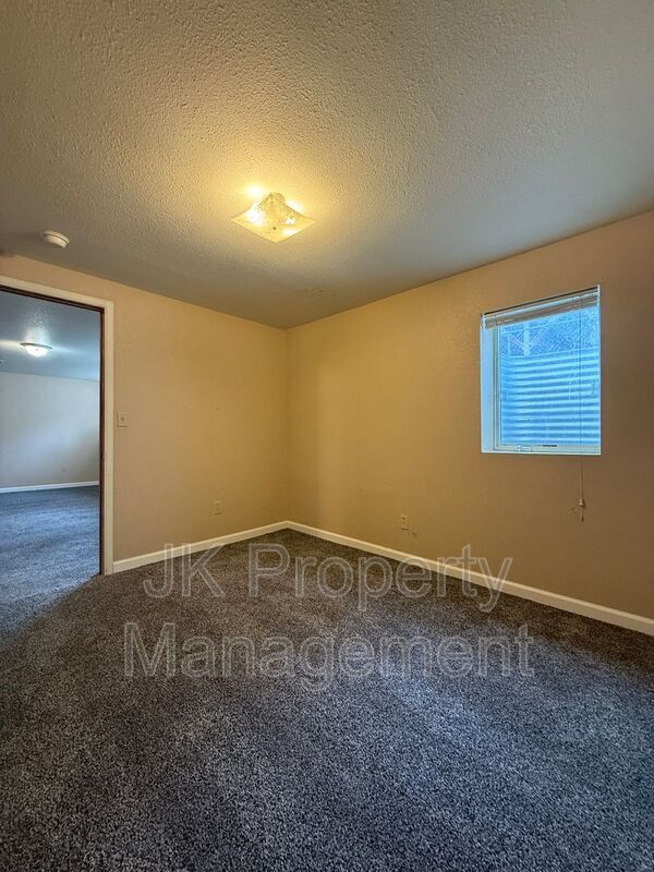 Building Photo - 3108 9th Ave N