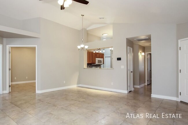 Building Photo - Storybook  2Bed/2 Bath with extra room in ...