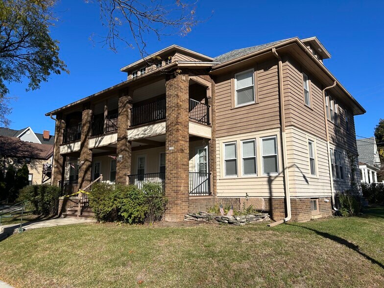 Building Photo - 3204 N Humboldt Blvd