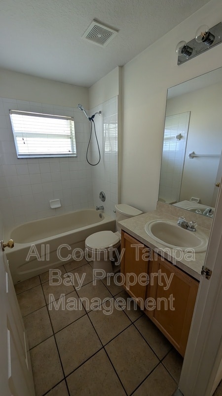 Building Photo - 25820 Crippen Dr