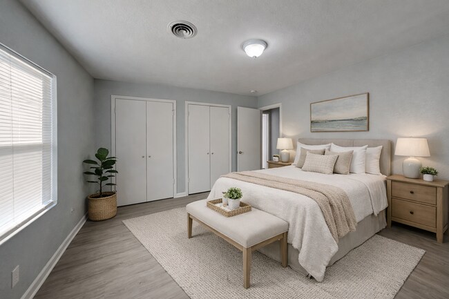 Building Photo - 3BR/2BA Pet-Friendly Home in Westworth Village | Fenced Yard & Garage