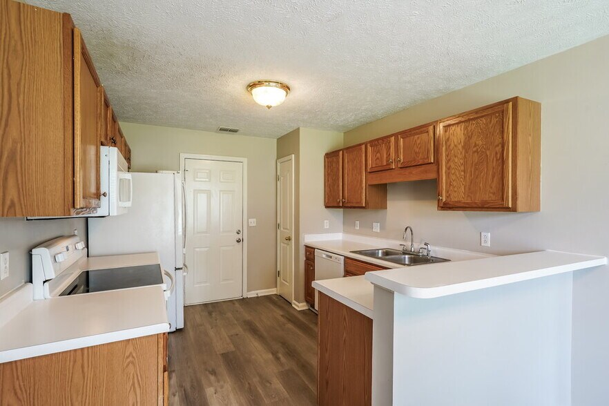 Building Photo - 1187 St Andrews Dr