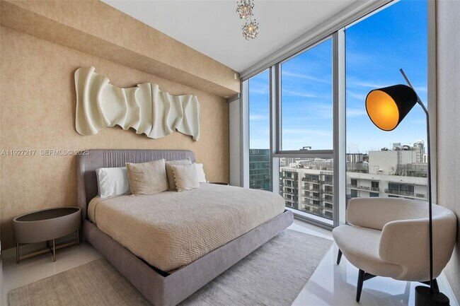 Building Photo - 300 Biscayne Blvd Way