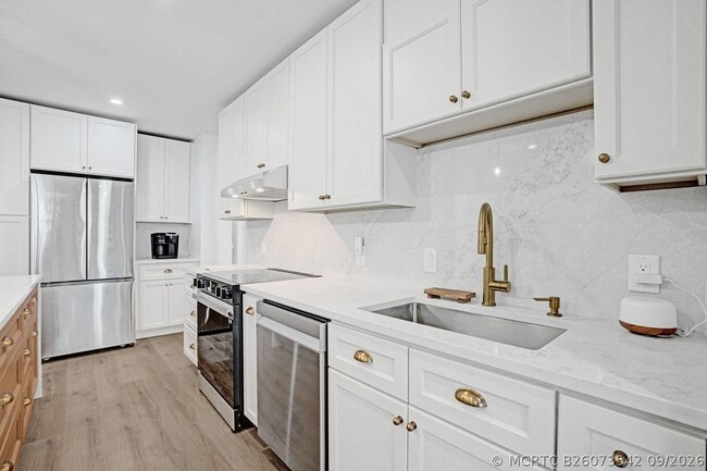 Building Photo - 4250 Galt Ocean Dr