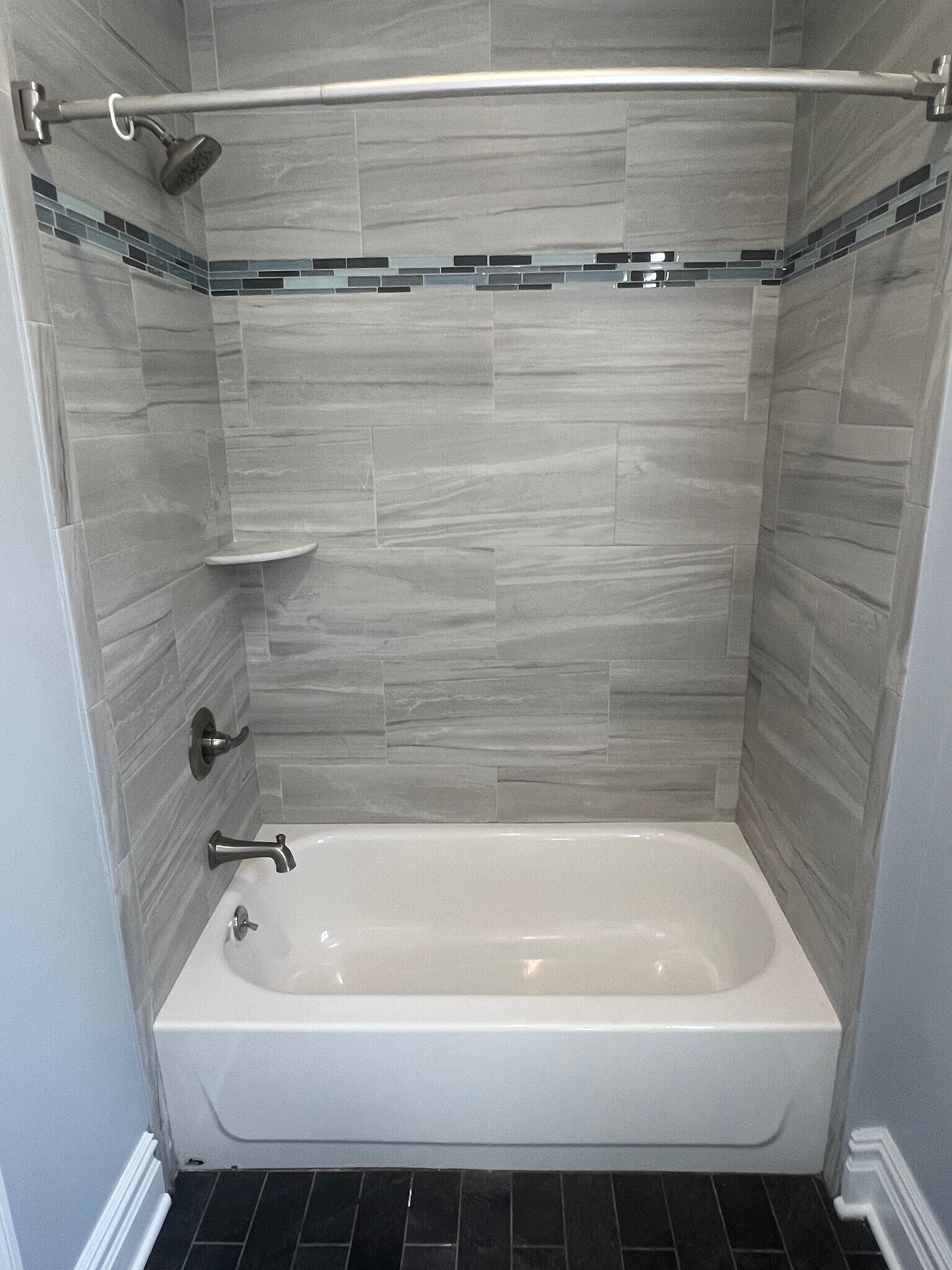 Main floor full bath - 41 Hudson Terrace