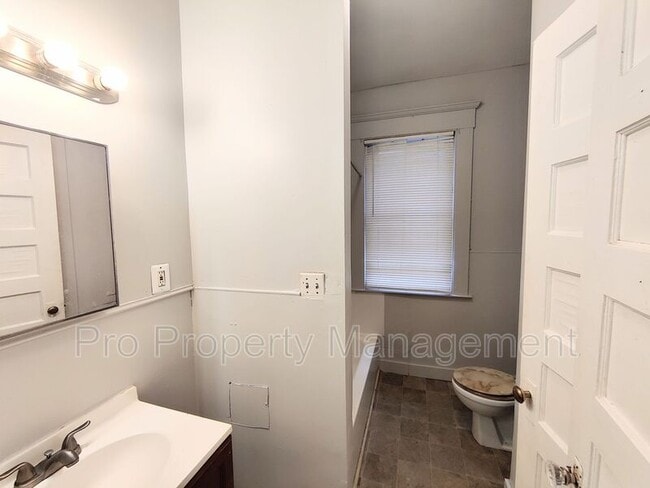 Building Photo - 1644 Chapel St