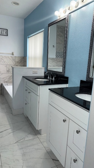 Building Photo - 212 Purslane Pass