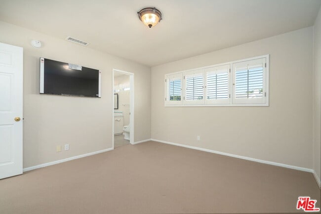 Building Photo - 14972 Camarosa Dr