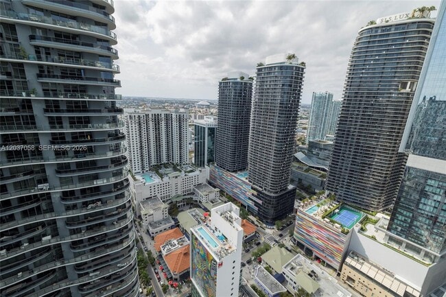 Building Photo - 1010 Brickell Ave